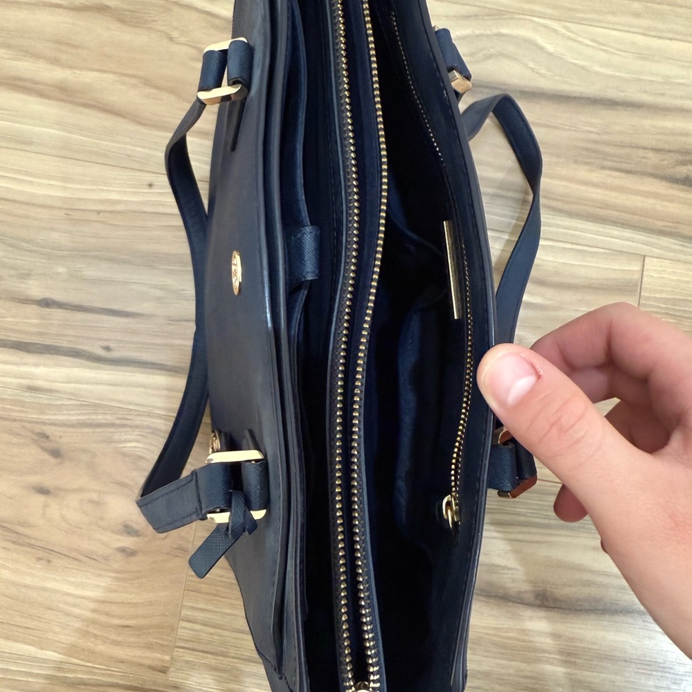 Tory Burch Robinson Tote Bag Elegant Navy Blue - Picture 8 of 9